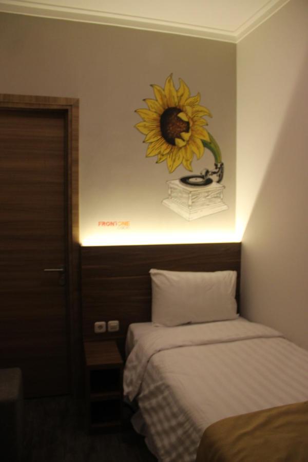 Front One Cabin Malioboro Jogja Yogyakarta Ngoại thất bức ảnh